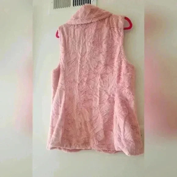 Marc New York Dusty Rose fluffy vest, Like new - Picture 5 of 7